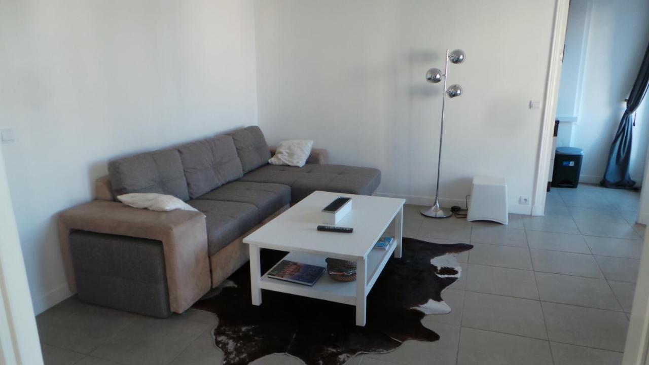 2 Pièces, Centre Ville, 50 Mètres Plages Et Mer. Appartement Menton