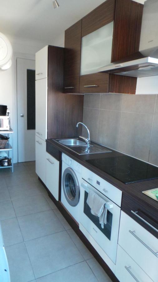 Appartement 2 Pièces, Centre Ville, 50 Mètres Plages Et Mer. Menton