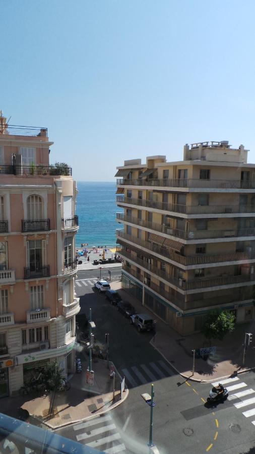 2 Pièces, Centre Ville, 50 Mètres Plages Et Mer. Appartement *
