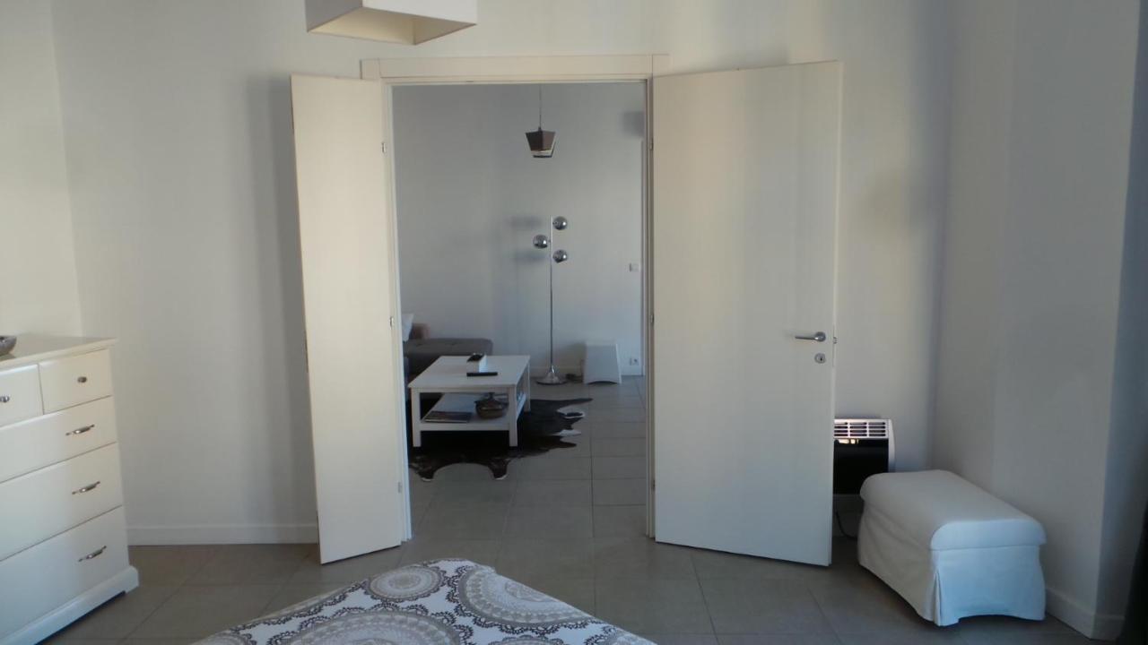 2 Pièces, Centre Ville, 50 Mètres Plages Et Mer. Appartement *